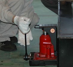 精密機械組裝時微調整